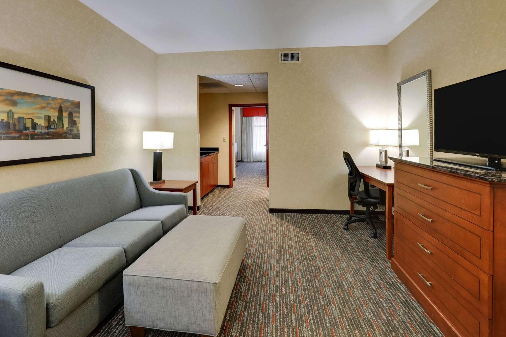 Drury Inn & Suites Charlotte Arrowood Exterior foto