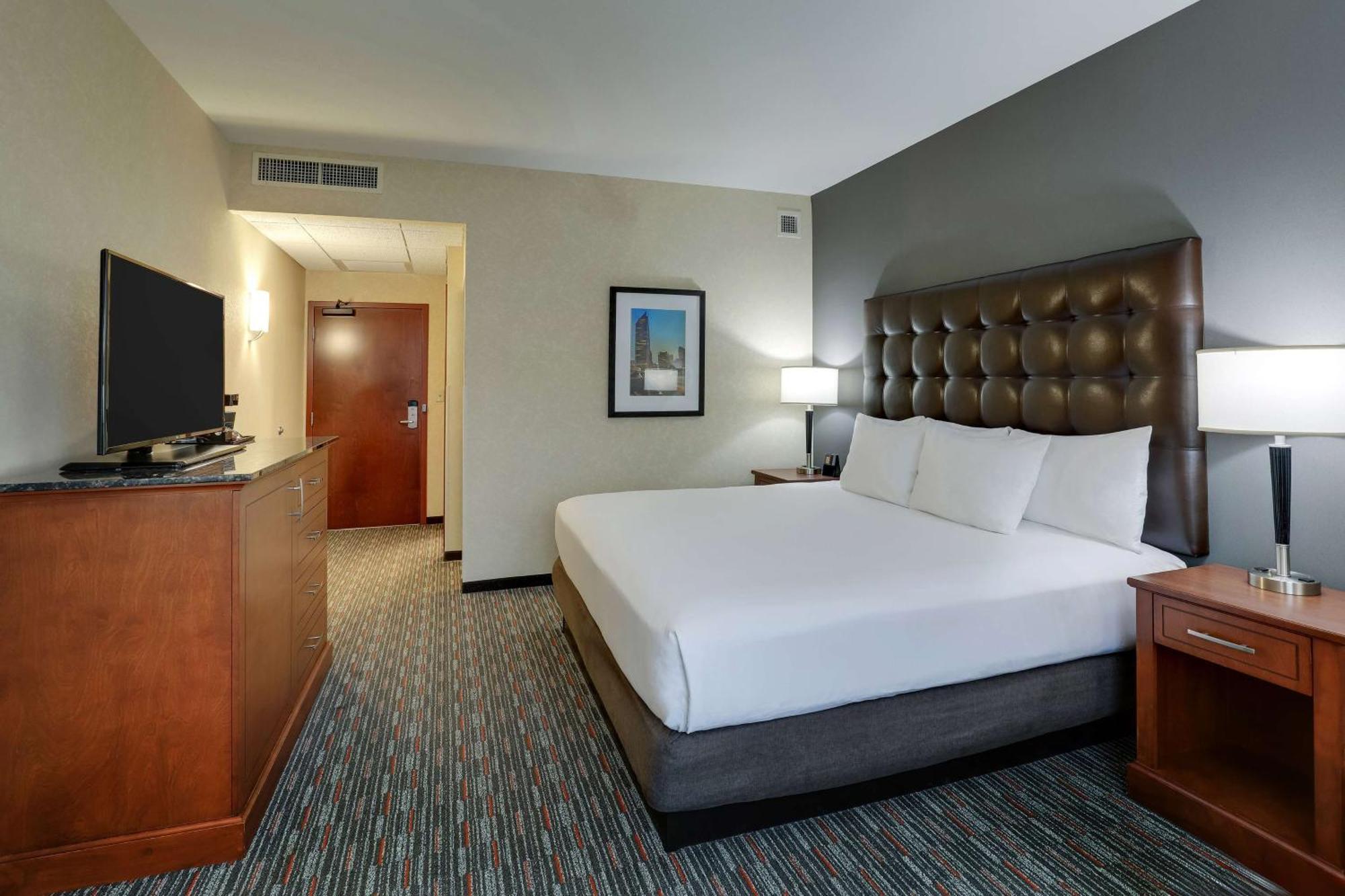 Drury Inn & Suites Charlotte Arrowood Exterior foto