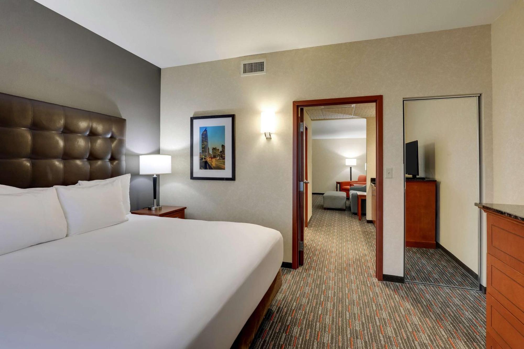 Drury Inn & Suites Charlotte Arrowood Exterior foto