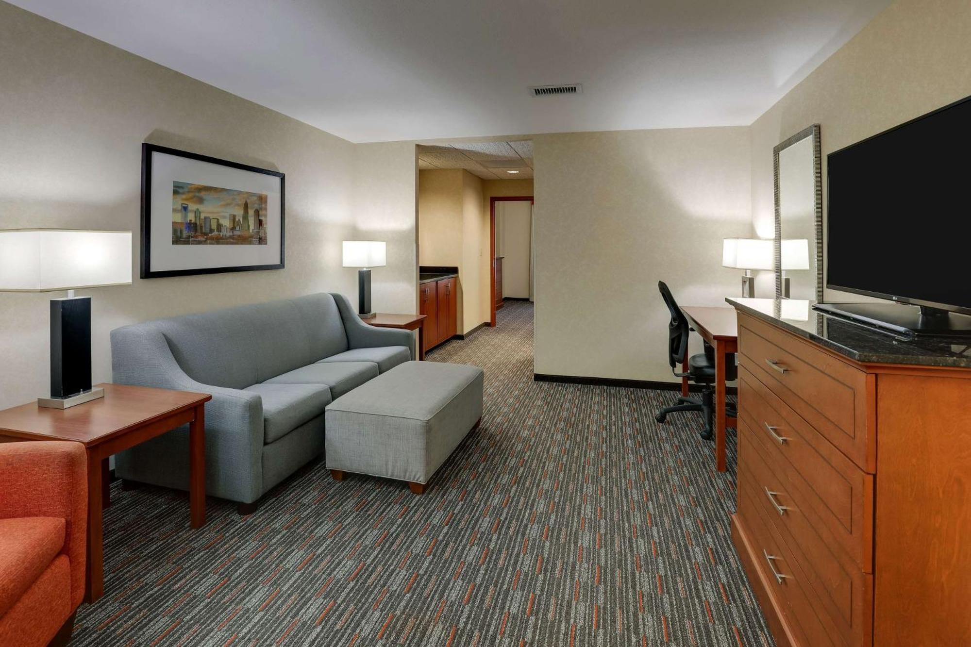 Drury Inn & Suites Charlotte Arrowood Exterior foto