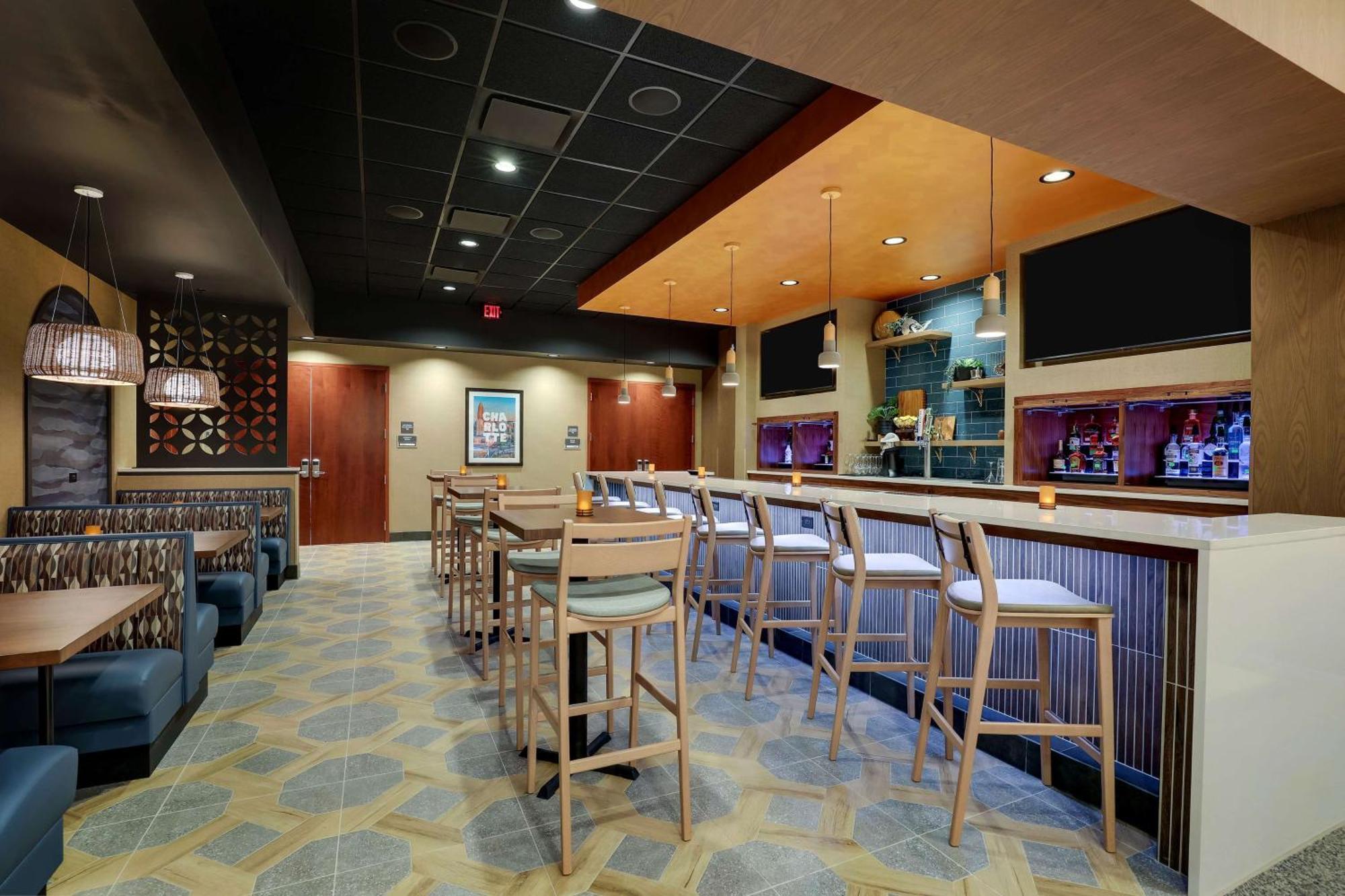 Drury Inn & Suites Charlotte Arrowood Exterior foto